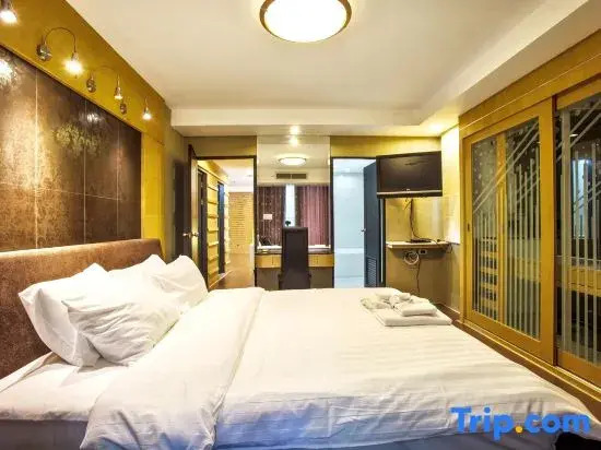 Short-Term Rental Allowed - 2B Downtown BKK Serviced Apartment