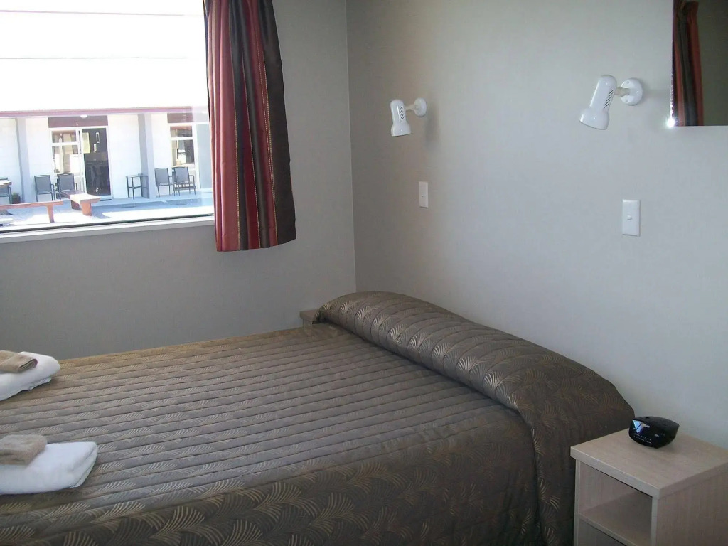 Sierra Motel and Apartments