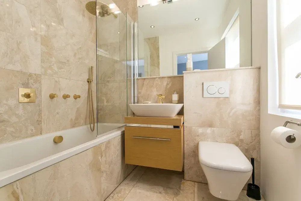 2 Bed Penthouse Style House in Camden Town