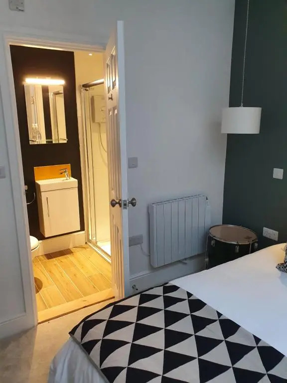 The Taylor Suite - Stunning 2-ensuite beds, Cathedral view roof garden