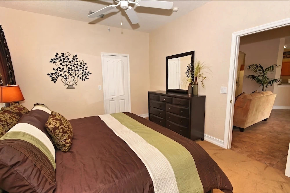 1720 Northampton Drive 4 Bedrooms, 3 Bathrooms