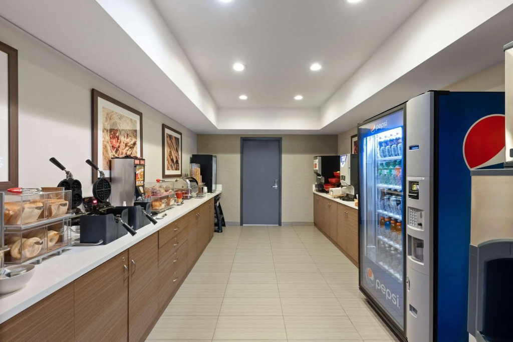 Microtel Inn & Suites by Wyndham Kirkland Lake
