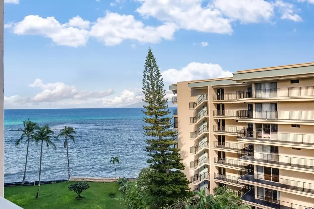 Royal Kahana 701
