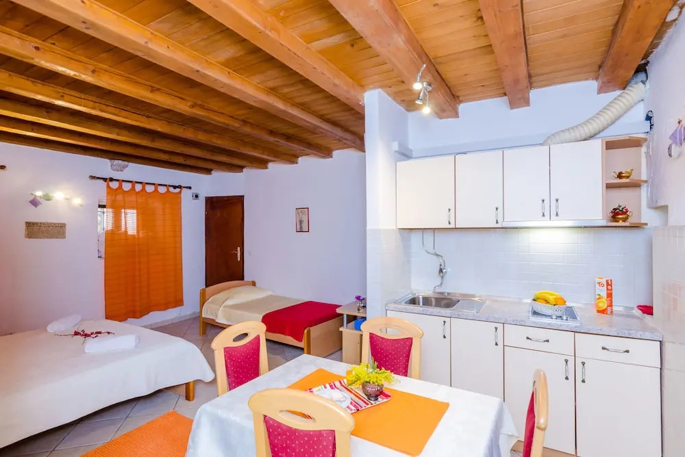 11 Stars Apartments