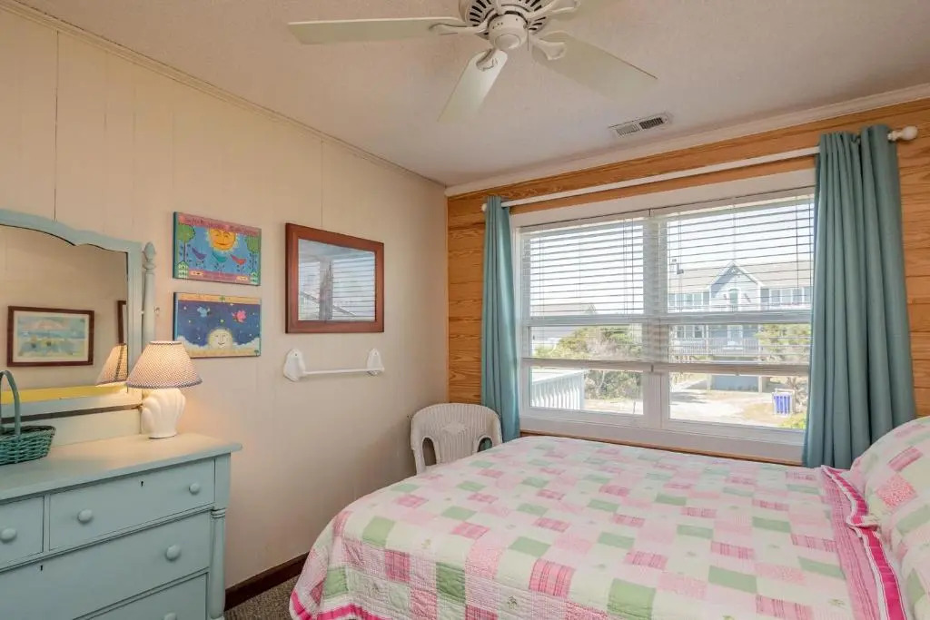 Beach Barracks by Oak Island Accommodations