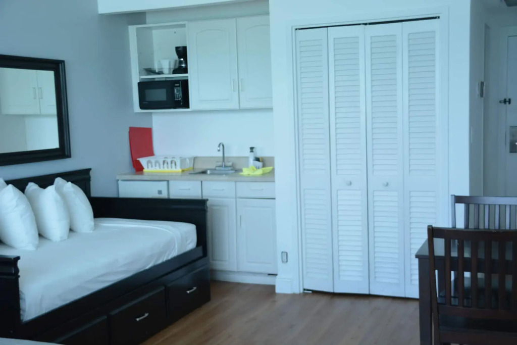 New Point Miami Beach Apartments