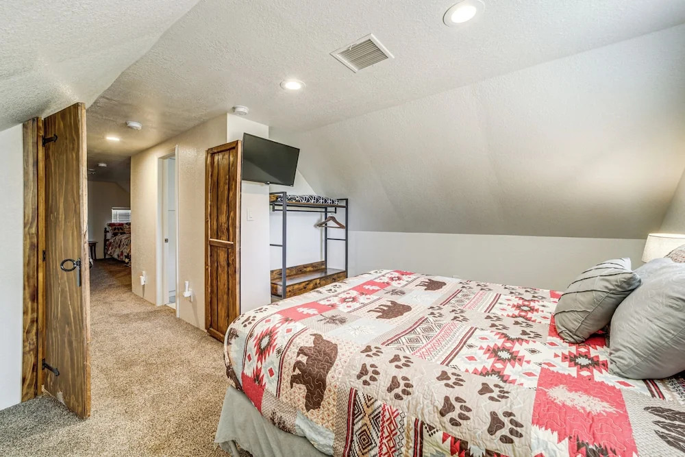 Hot Tub, Game Room: Dog-friendly Pine Cabin!