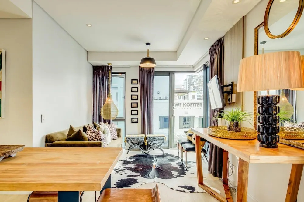 Gorgeous Apartment in Bustling De Waterkant 304 on N