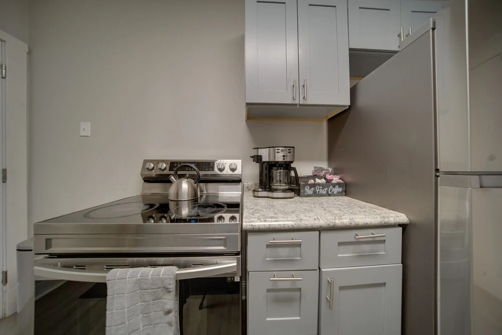 Pet-friendly Cleveland Townhome, 2 Mi to Downtown!