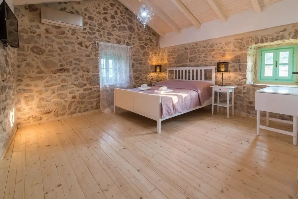 Peace - Rustic With Pool - H