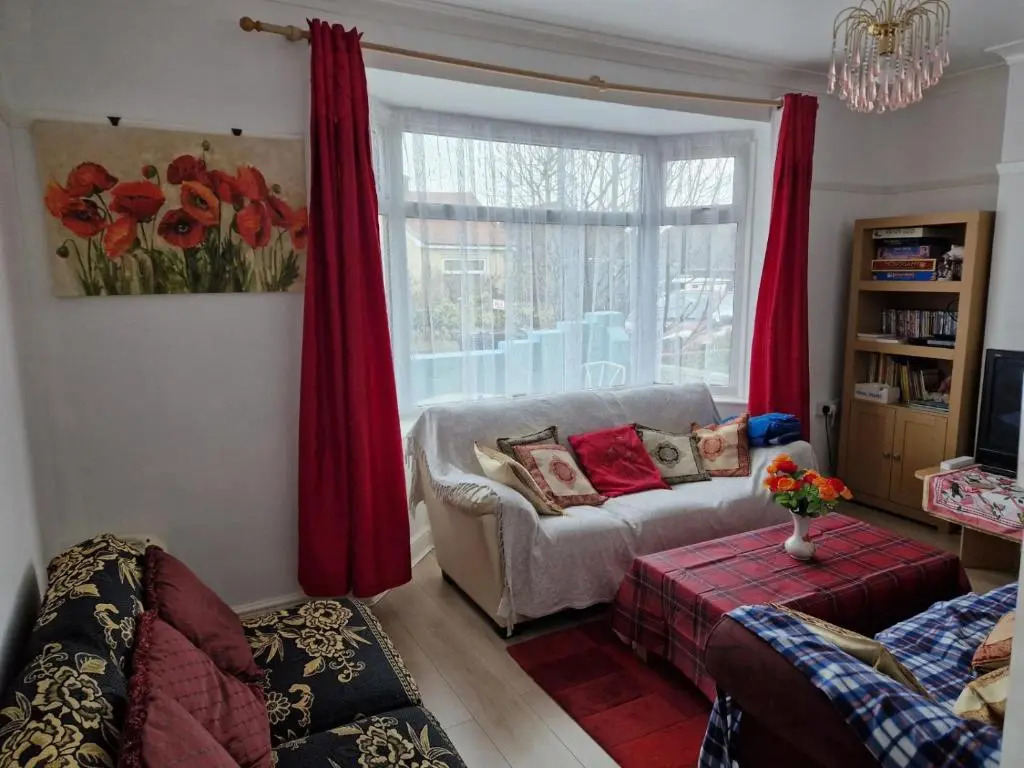 Bobs House quiet retreat with large shared garden