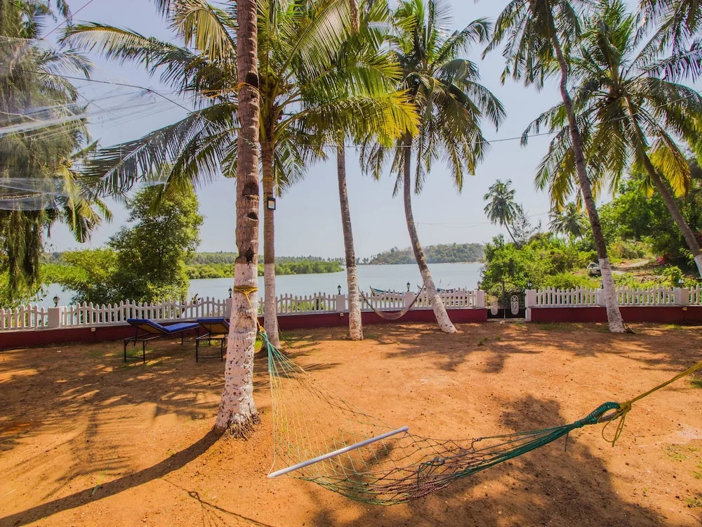 OYO 13117 Home Lake View Studio Canacona