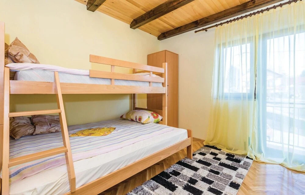 3 Bedroom Nice Home In Fuzine