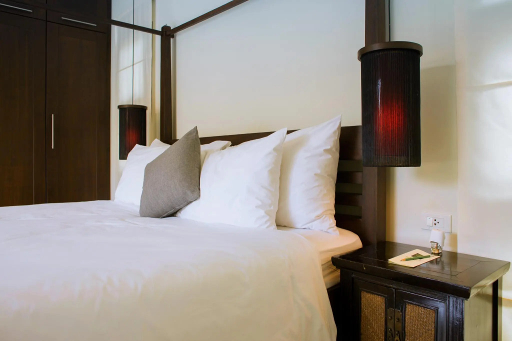 Two Villas Holiday: Oriental Style Nai Harn Beach