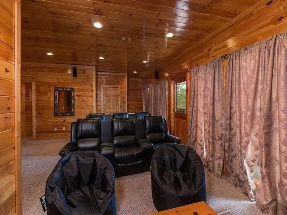 Splash Country 4 Bedrooms 4 Bathrooms Cabin