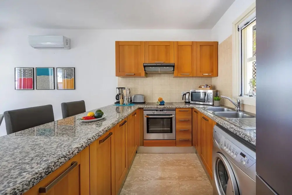 J1 Holiday House Adjacent to Aphrodite Hills - Sea View