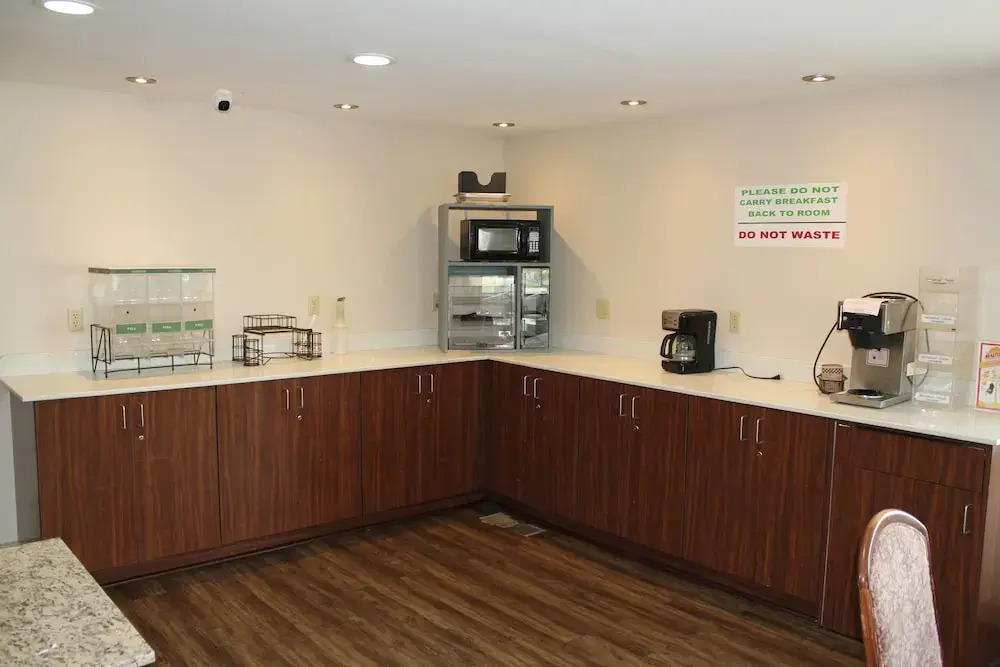 Executive Inn & Suites