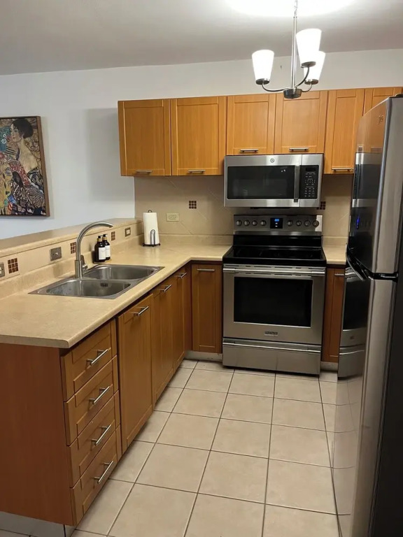 2 Bedroom Condo Pool and Beach Access