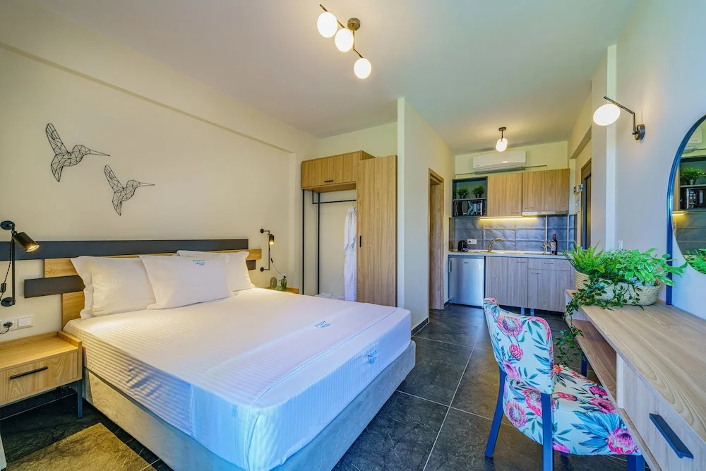 Miroes Suites
