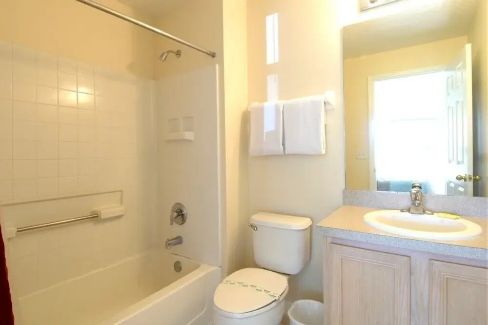 4 Bedroom Home in Emerald Island - 426203