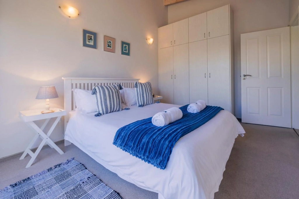 Waterfront Cottage B3