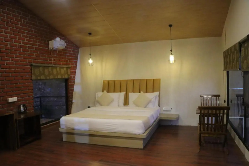 StayVista at tatvam-Mountain views & EV Station