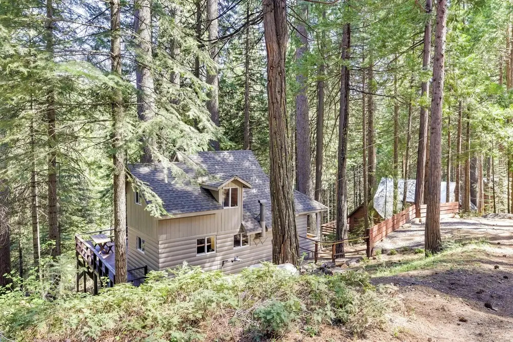 15 Mi to Ski Resort: Cozy Cabin Near Long Barn!
