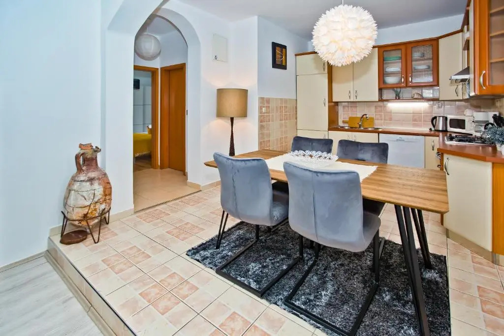 Apartments Tino