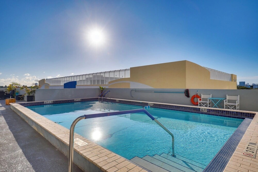 Elegant Condo w/ Stunning Views in Dtwn Hollywood