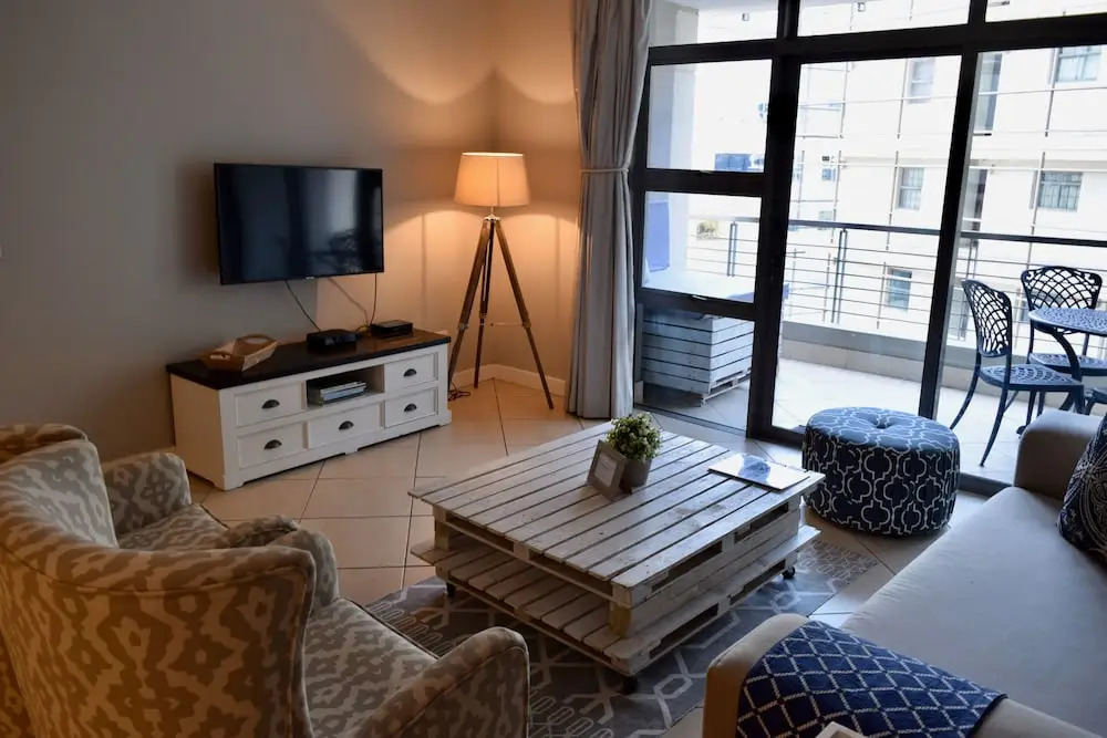 Beach House-style Apartment In City Centre
