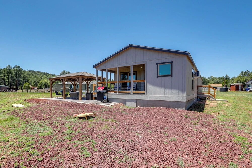 3 Mi to Grand Canyon Railway: Williams Retreat