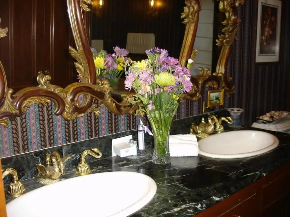 Montgomery Mansion Bed and Breakfast