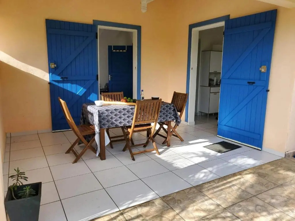Bel appartement t2 avec vue sur palmier et mer