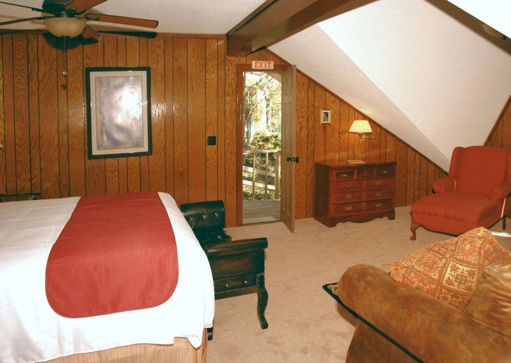 Tudor Inn Gatlinburg B&B
