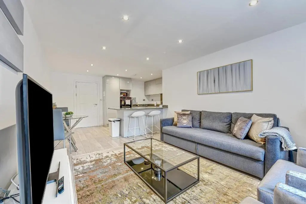 St Martins 2 Bedroom Apartments in Ruislip By 360 Stays