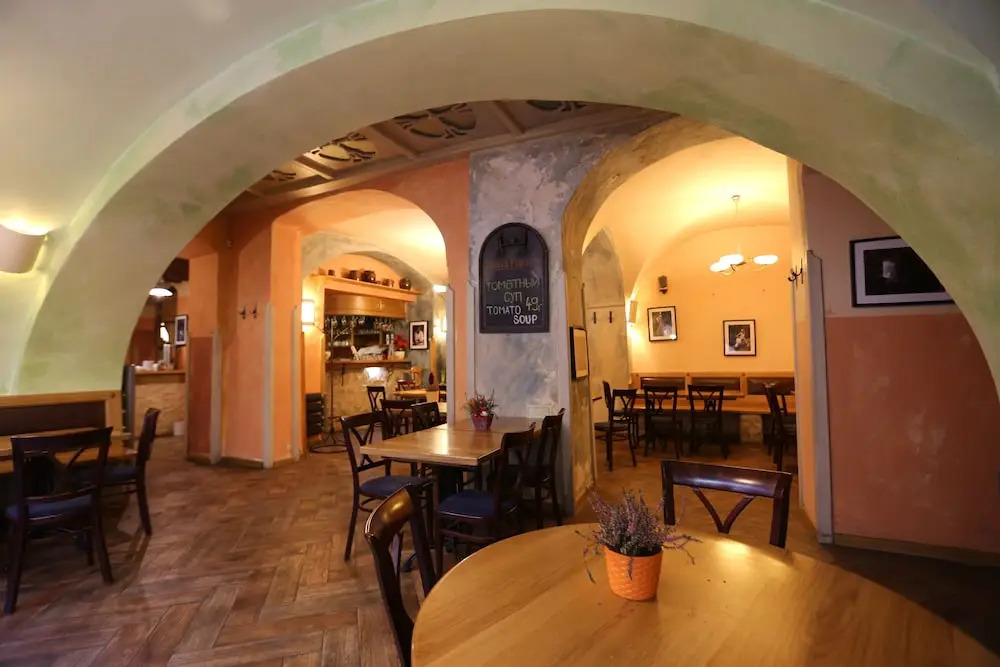 U Cervene zidle - Red Chair Hotel