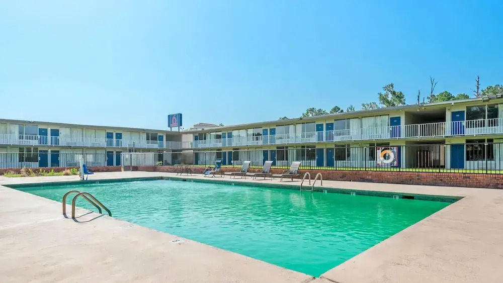 Motel 6 Hammond, LA   I 12   I 55
