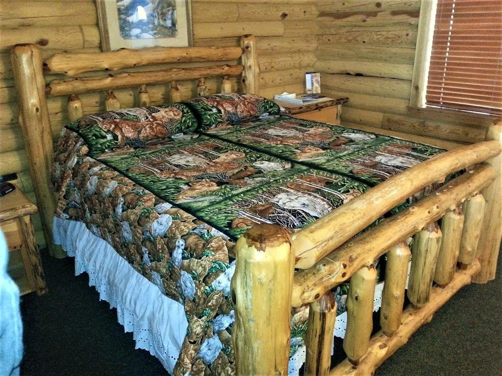 Wolf Den Log Cabin Motel and RV Park