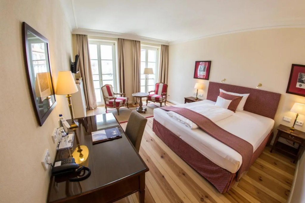 Hotel Schloss Leitheim