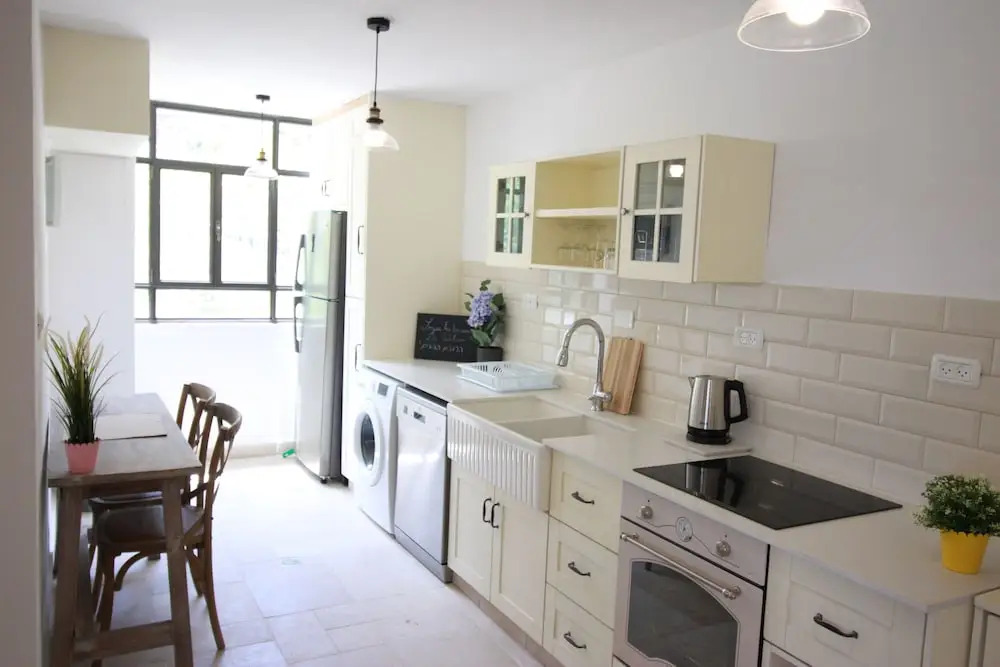 Specious 2Br Apt By German Colony