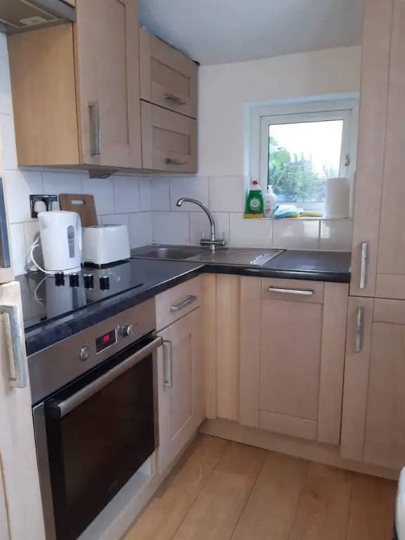 Cosy & Bright 1 Bed Flat Near Hove Station