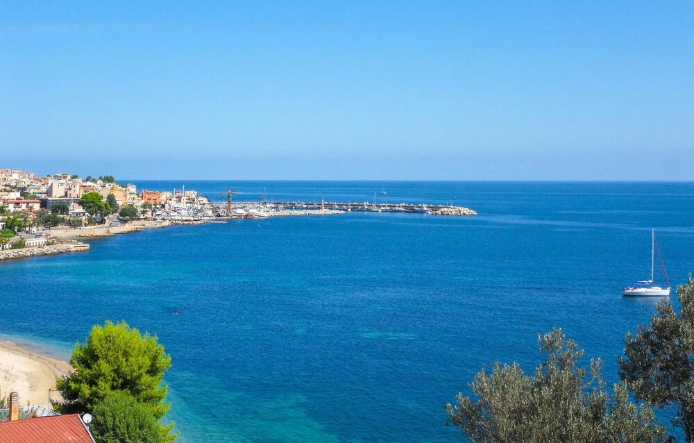 Stunning Apartment in Porticello With Wifi and 2 Bedrooms