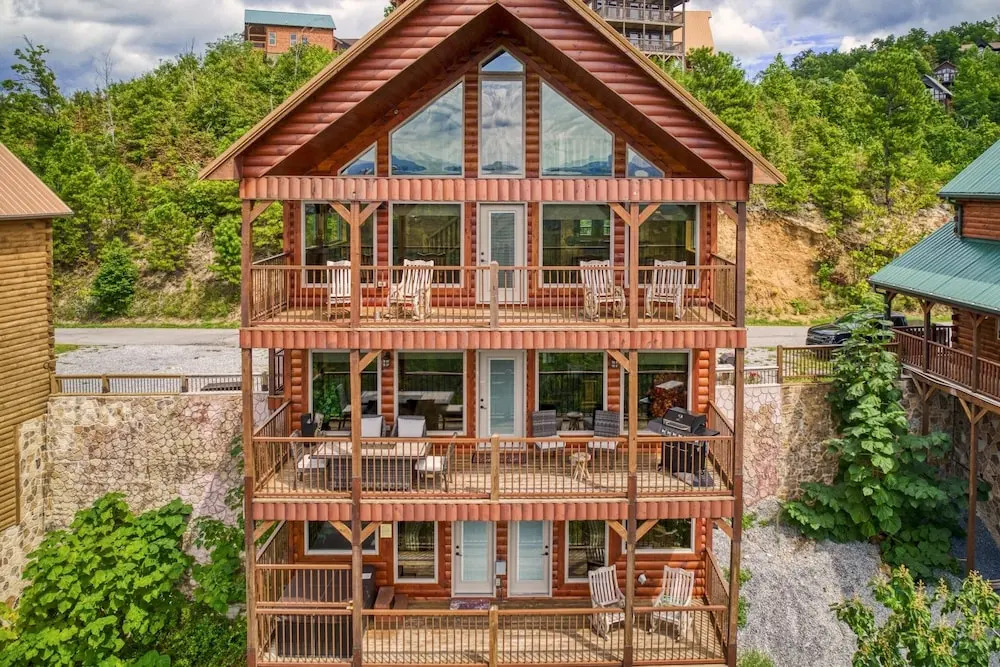 Hidden Heaven 5 Bedroom Home by Redawning