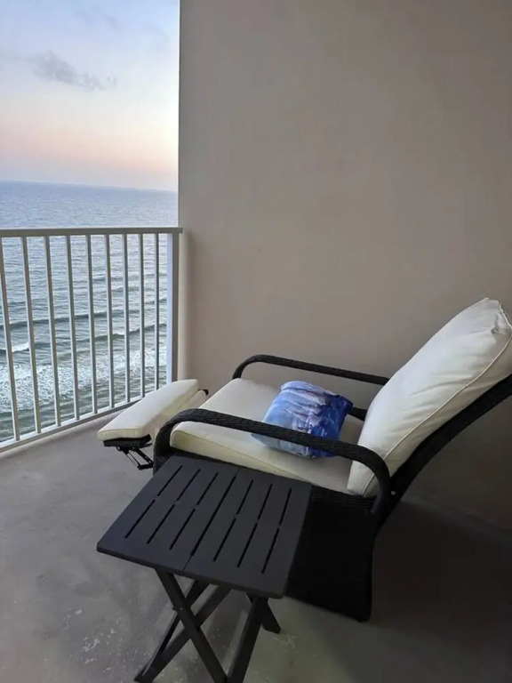 Crystal Shores West 1103