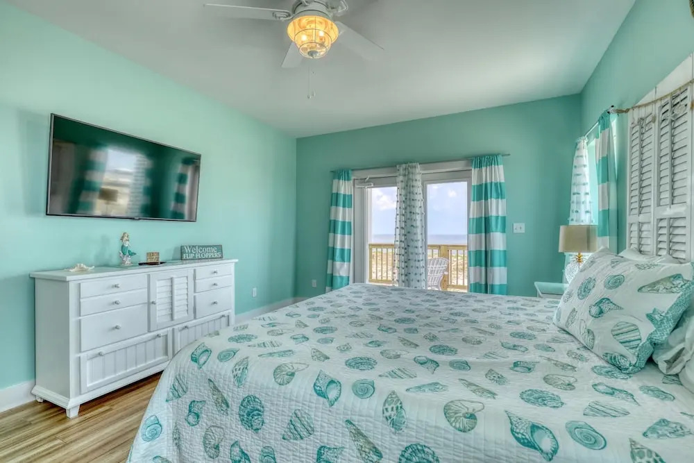 Salty Seahorse -2822 Bienville