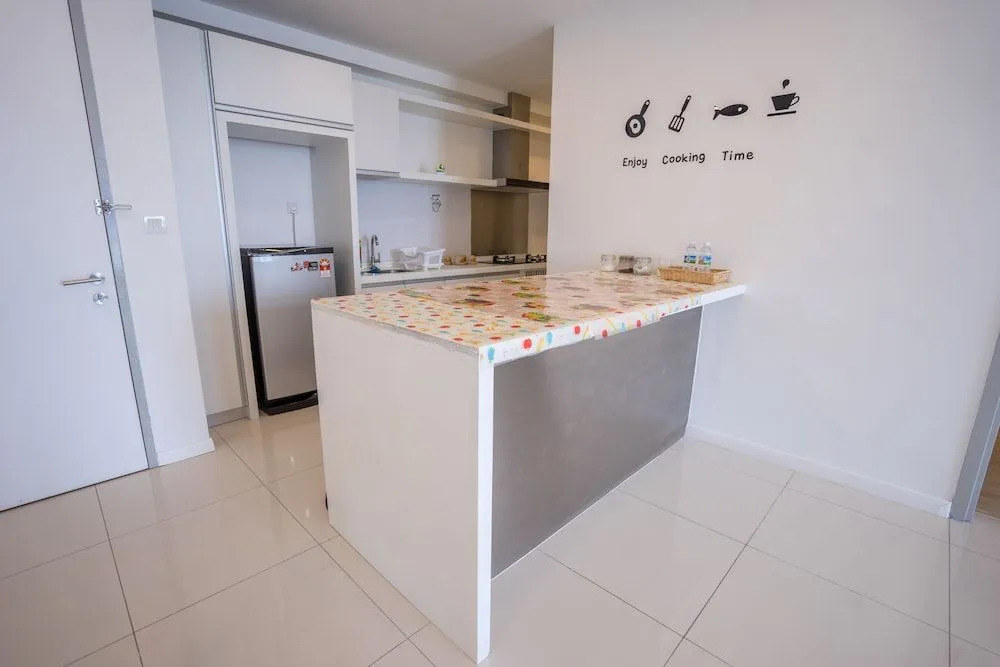 KEEN Suites@Sutera Avenue
