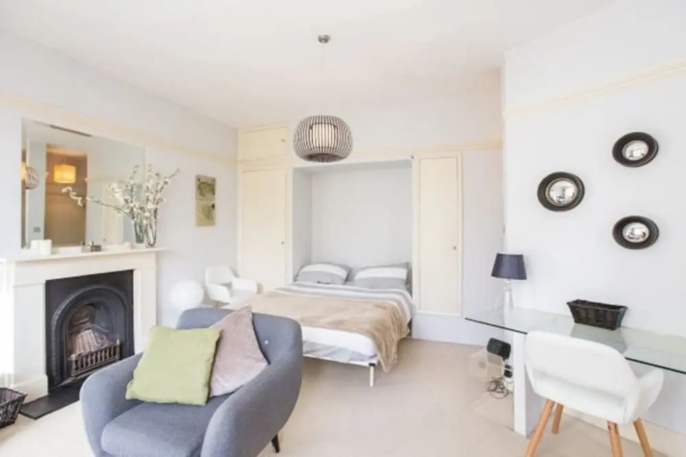Eson2 - The Holland Park Hideaway
