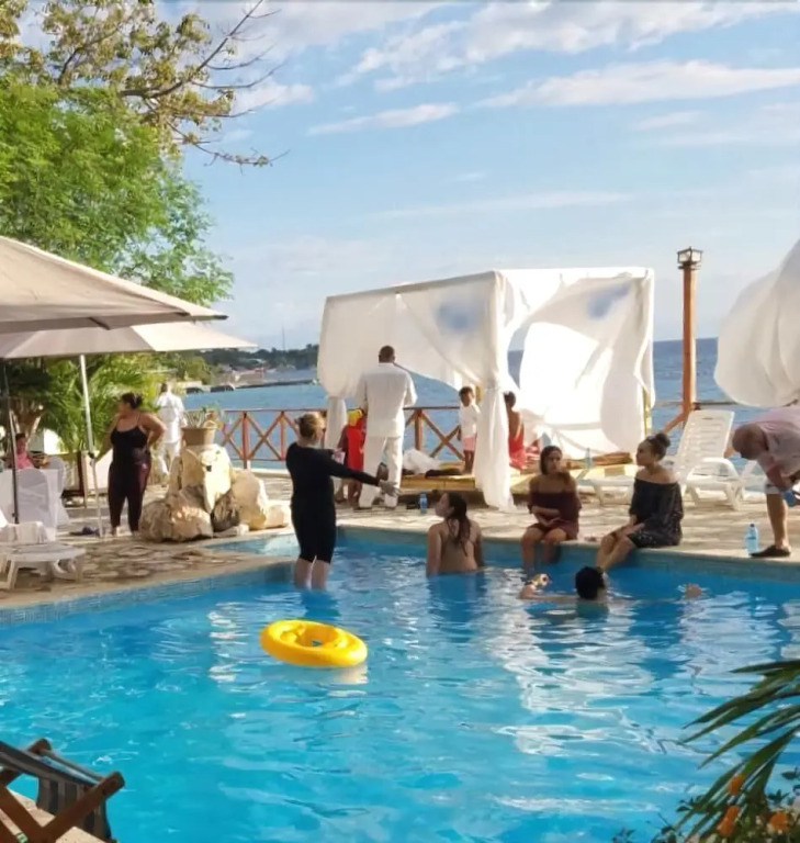 Ouanga Bay Beach Hotel