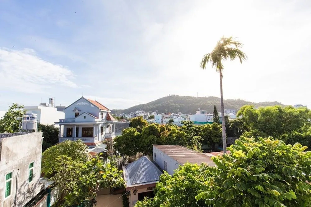 Villa 5 Lạc Long Quân - Bãi Sau