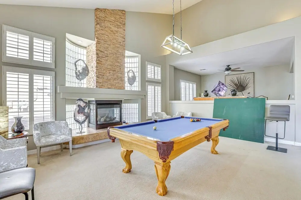 Luxe Mtn-view Mansion w/ Hot Tub in Phoenix!